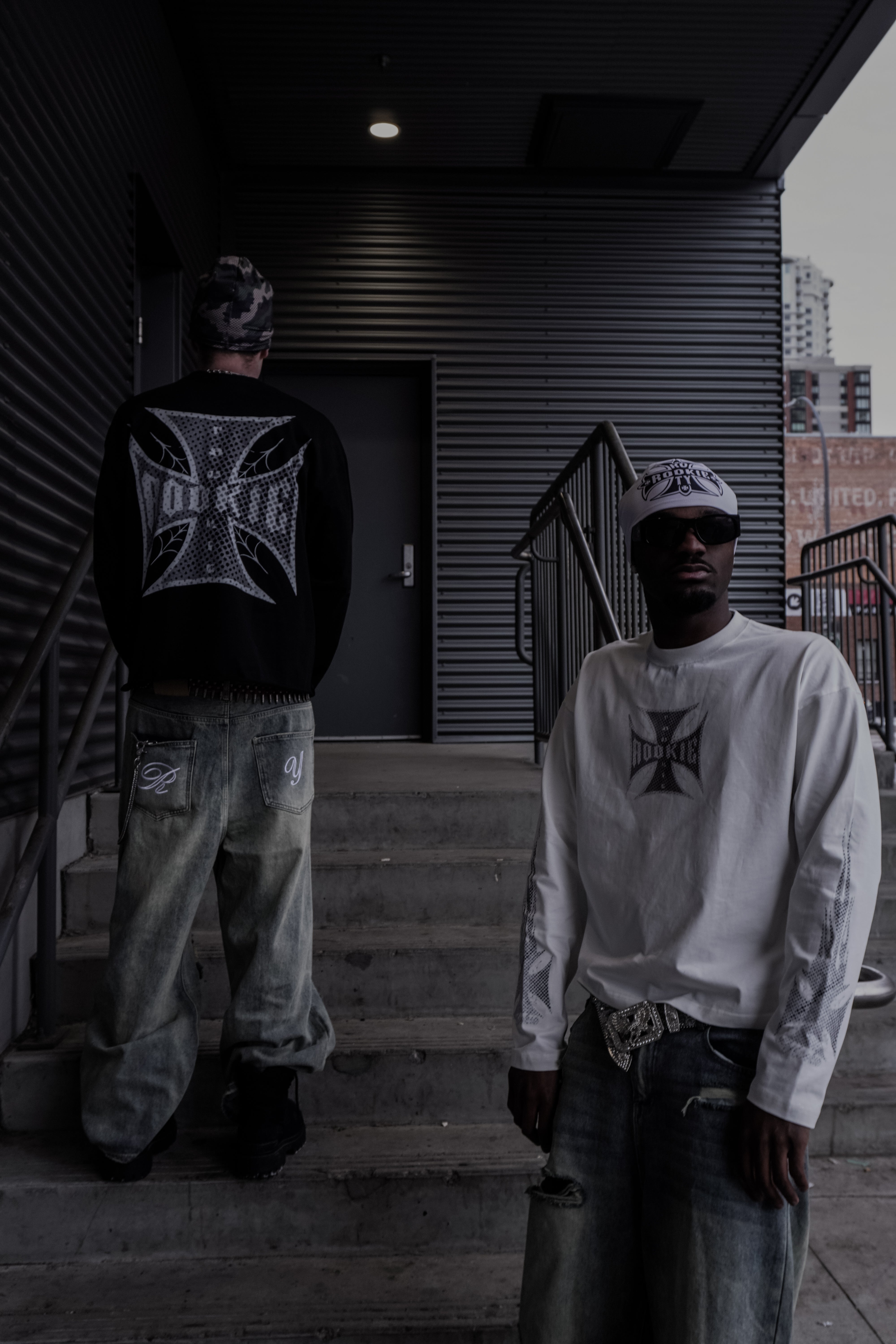 WHITE VANDAL LONG SLEEVE